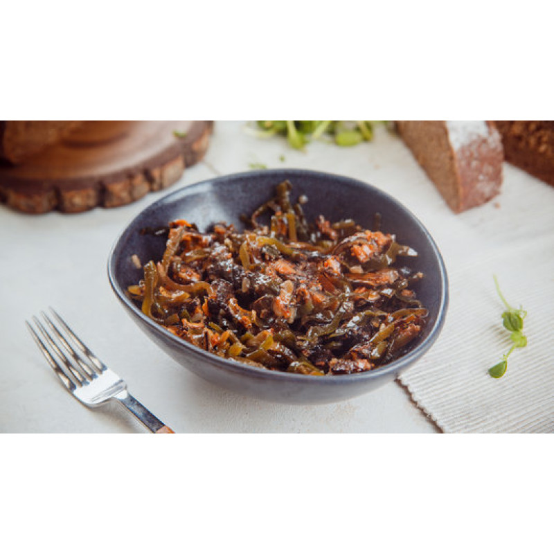 Кукумария с морской капустой