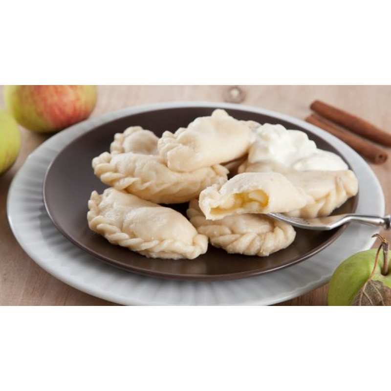 Вареники с яблоком и корицей
